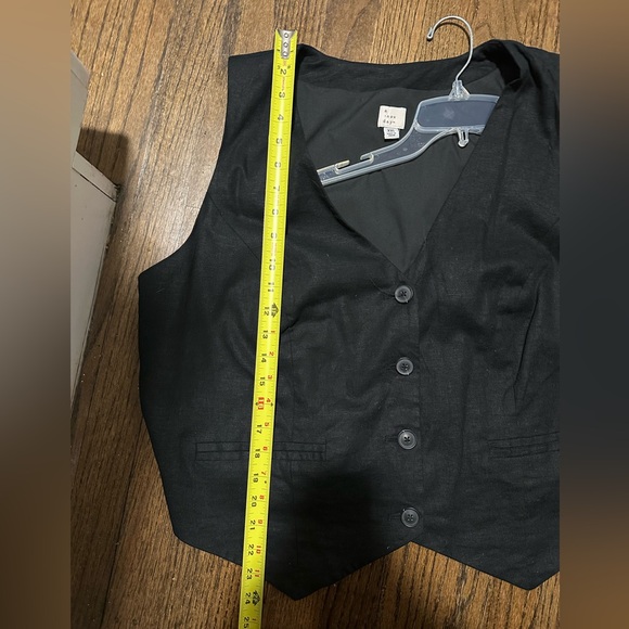 Black Vest - Picture 4 of 6